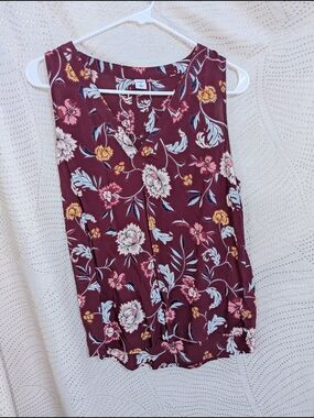Old Navy Burgundy Floral V-Neck Tank Top